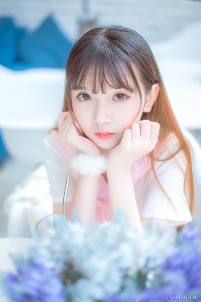 “将军，这是何故？”邓贤一脸愕然的看向魏延。